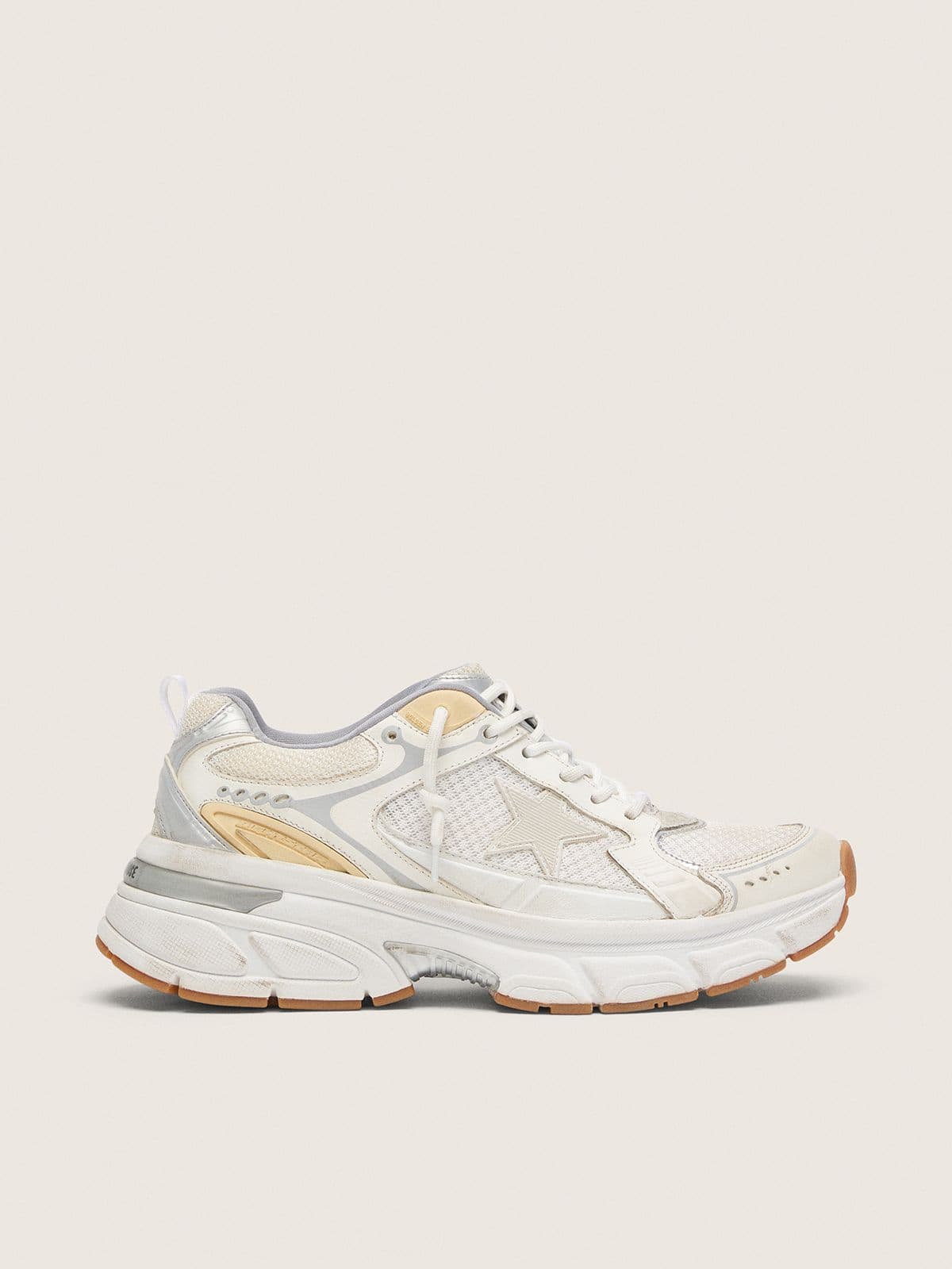bd8061d85a5c92439b438464d2895ebd17defc7ec56873d20504c4924f6a26ac Men's Lightstar in white leather and mesh with worn-white star - Image 1