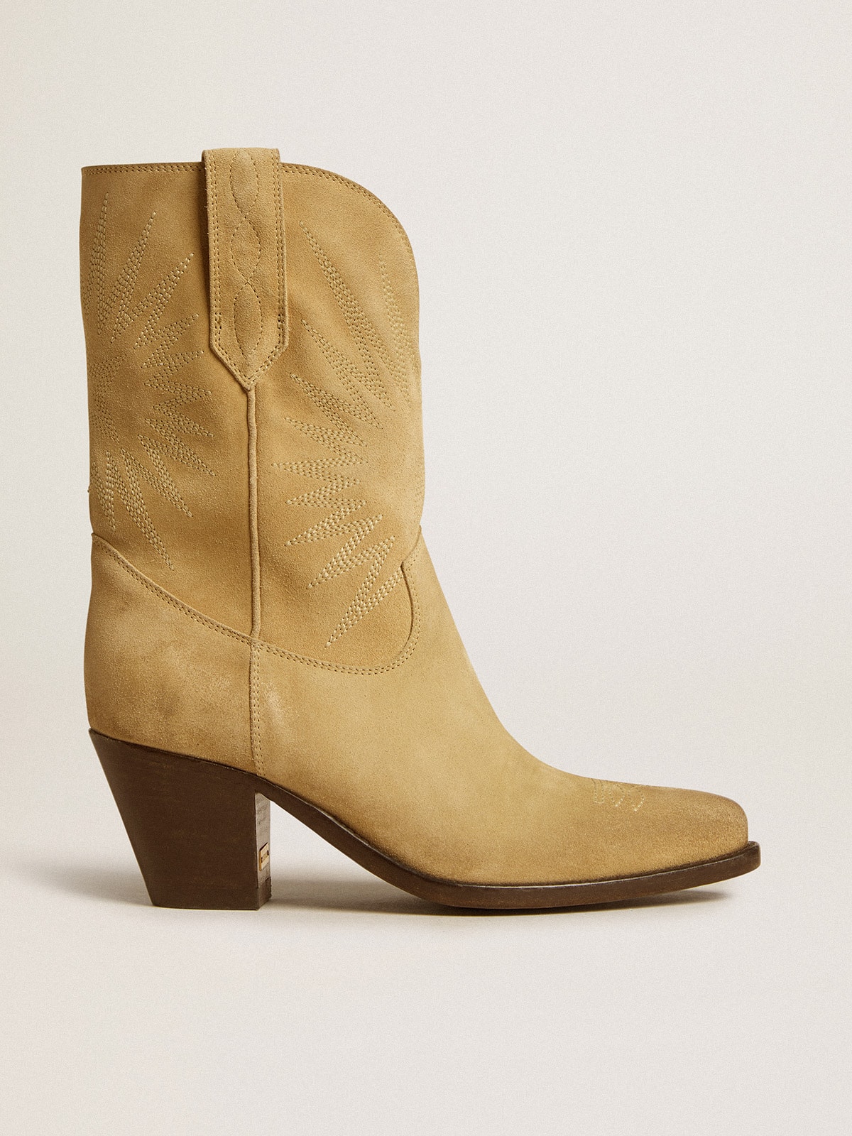 cc58e22624d5bed4a12bafa080cf1d96e11578a9e4284bc15f073dd9a5e3b5db Wish Star low boots in sand-colored waxed suede with star embroidery - Image 1