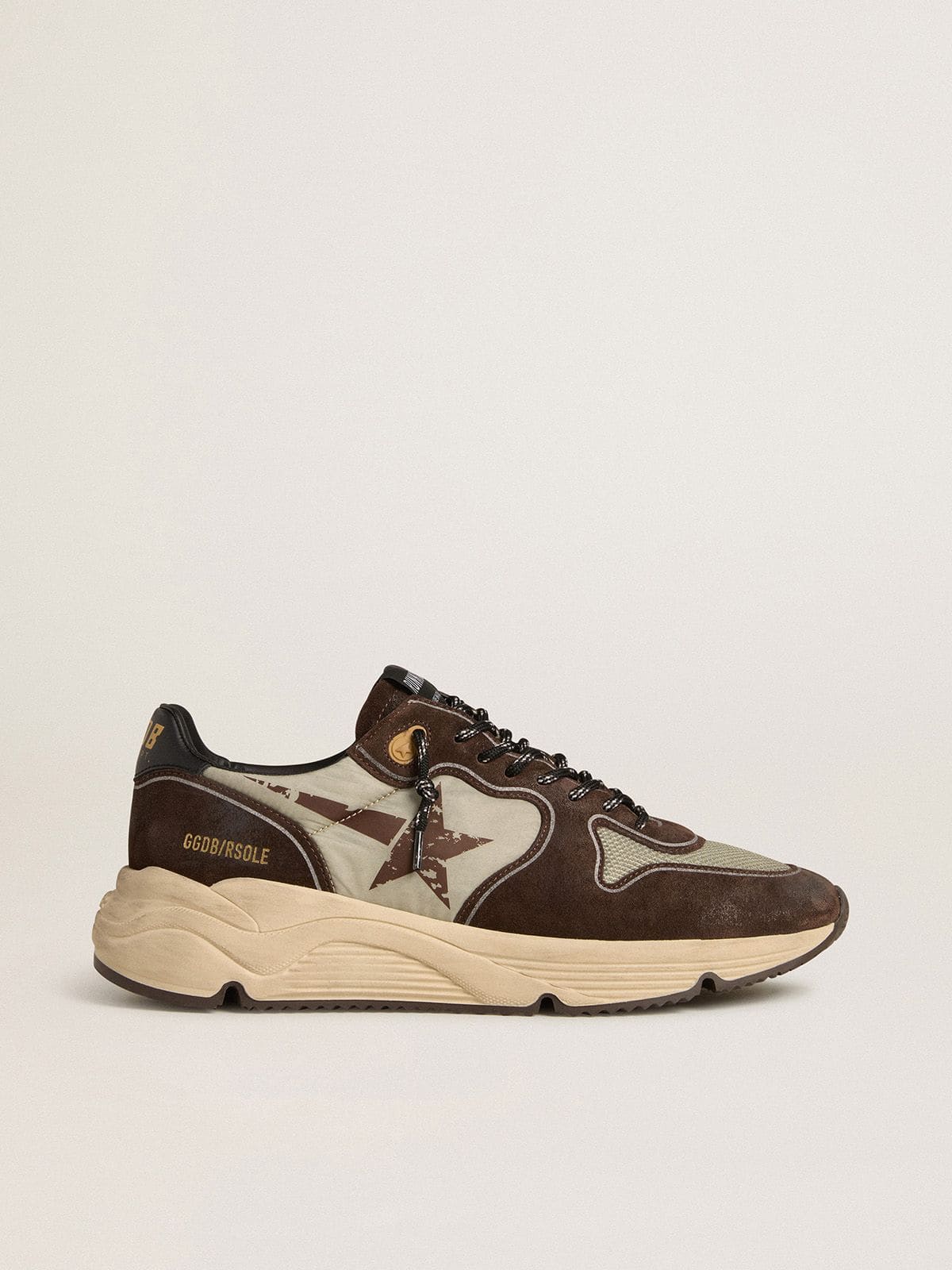 d1e169752a8a71a3de1695481da357c0b95716daac6b76a9e55dfd5ed11b213c Men's Running Sole in nylon and suede with printed star and leather heel tab - Image 1