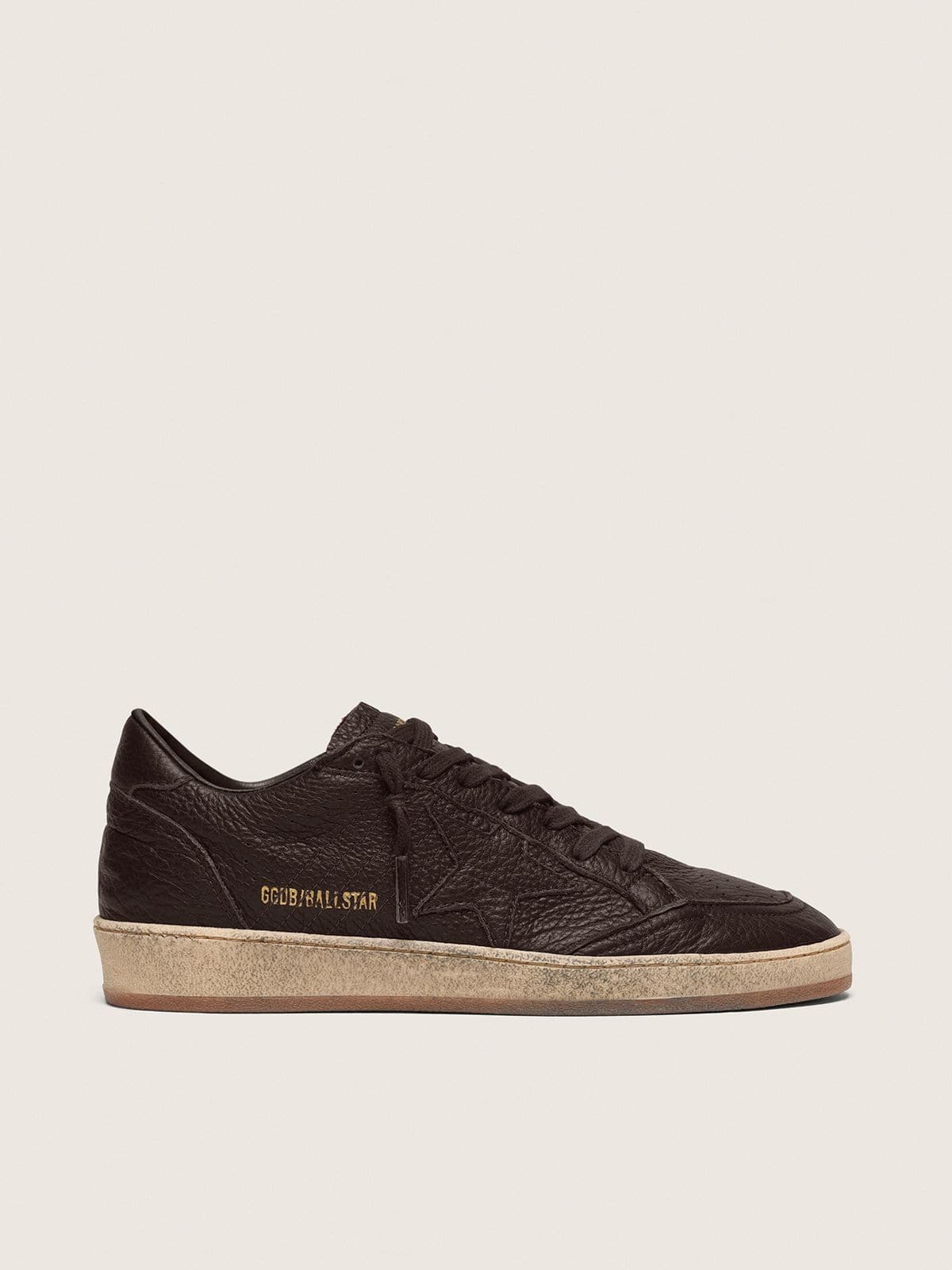 d31e40eff7598a2cfad8958c7c4ea88e02f48438df58eee5283f2f75c7913369 Men's Ball Star in dark brown leather with tone-on-tone leather star - Image 1