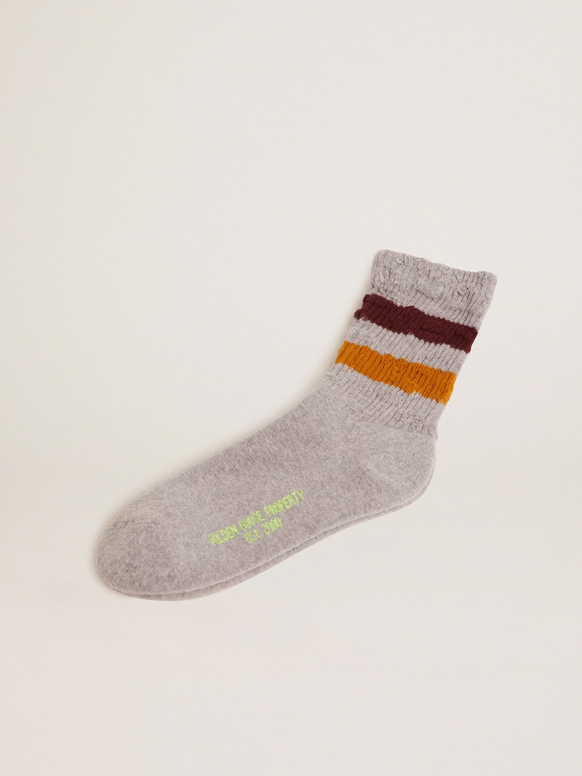 dc73dcb3d0ee359390c3474abf0adb088b3af47f9ad80c16fbfe5916cf905366 Melange grey socks with distressed details and two-tone stripes - Image 1