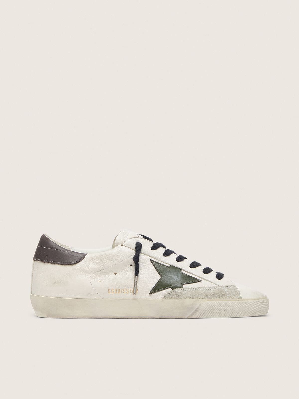 eab74275a8a9fc32203ee33517c58c32a22dbf0dd2cac0584ab60e95b09ea1b5 Men's Super-Star in nappa with green leather star and gray leather heel tab - Image 1