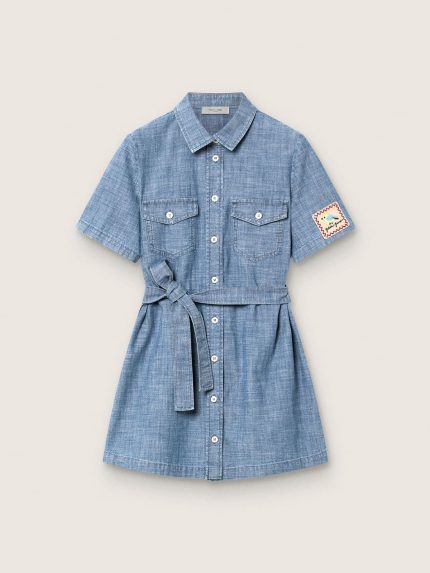 Journey girls' short-sleeved shirt dress in light blue cotton chambray with embroidered patch