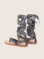 Women's flat sandals with dark blue paisley pattern and jewel detail - Image 4
